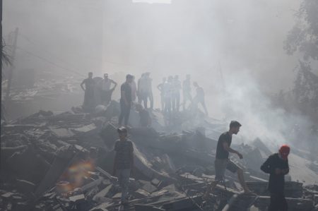 5 το πρωί: «Κατρακυλάει» δημοσκοπικά ο ΣΥΡΙΖΑ – Θέμα χρόνου η επίθεση του Ισραήλ στη Γάζα – Εύσημα για την οικονομία από τη Λαγκάρντ