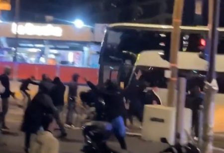 Αναβλήθηκε το Μαρσέιγ – Λιόν μετά την επίθεση στο πούλμαν των φιλοξενούμενων