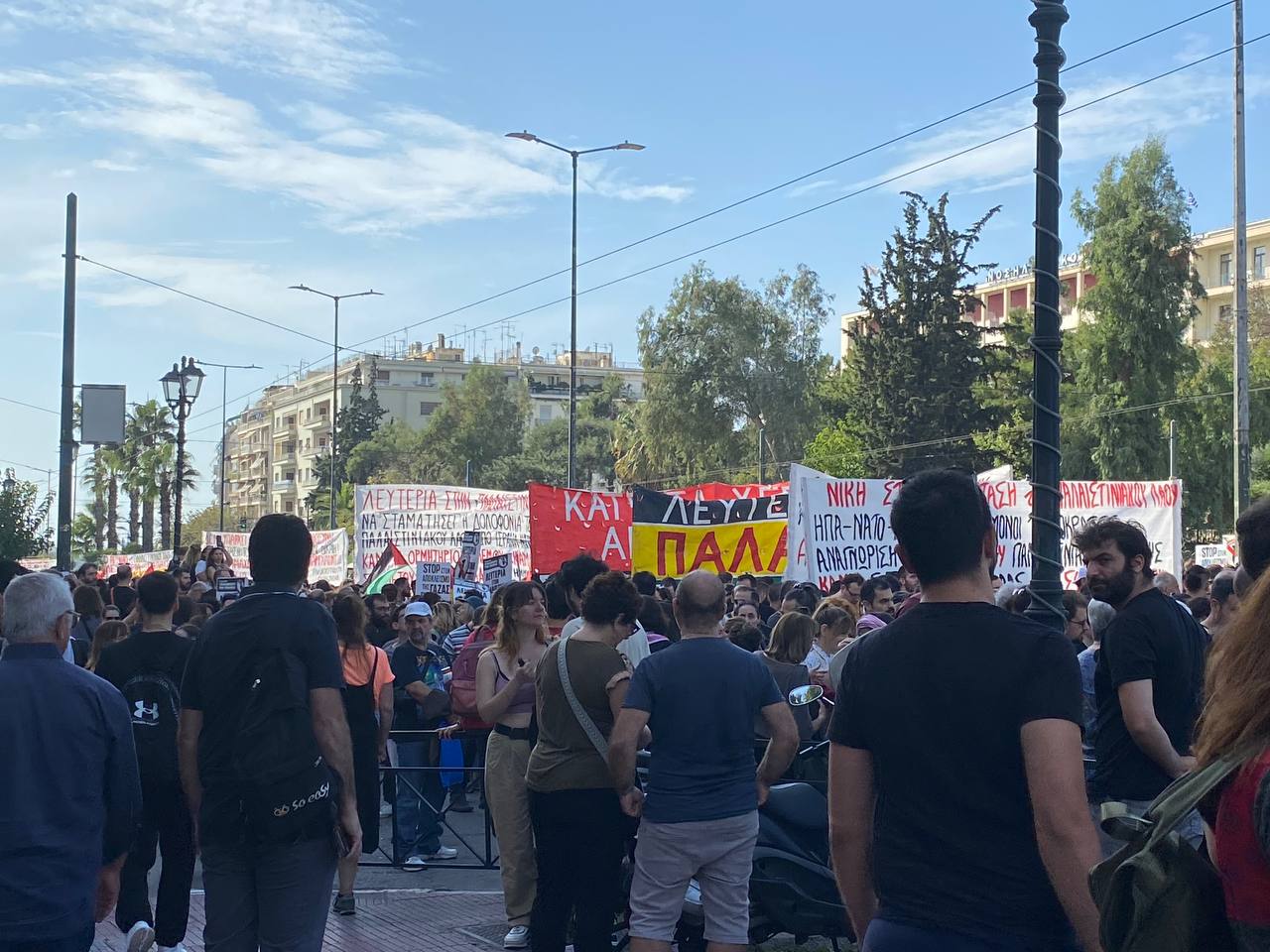 Αθήνα – Μεγάλη διαδήλωση: «Να σταματήσει τώρα η σφαγή στη Γάζα» (φωτογραφίες)