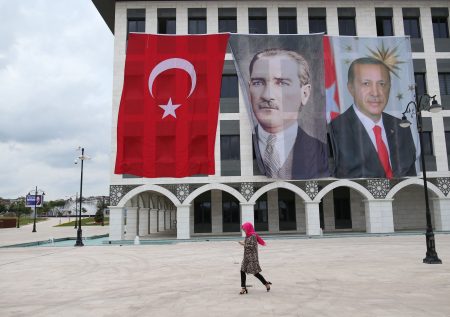 «Ο Ερντογάν συμπεριφέρεται σαν να είναι αυτός ο ιδρυτής της Τουρκίας»