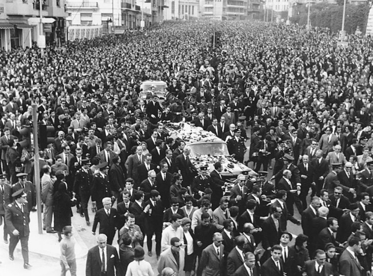 Γεώργιος Παπανδρέου: Ο θάνατος και η κηδεία του που έγινε κραυγή για τη Δημοκρατία