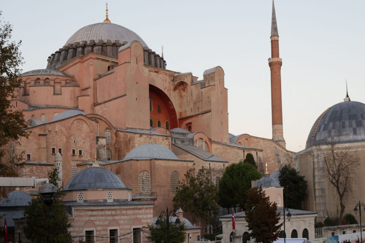 Αγία Σοφία: Με είσοδο πλέον οι τουρίστες, δωρεάν οι Τούρκοι