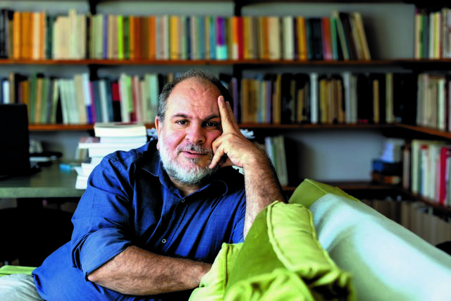 «Η δάνεια ευημερία μας έκανε μια ανεκτική κοινωνία»