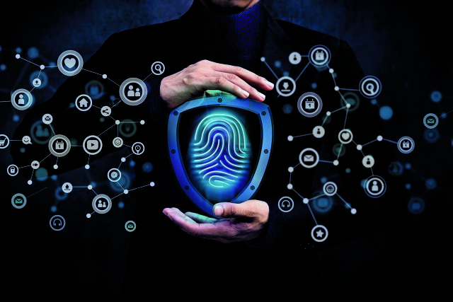 Ο αθέατος πόλεμος της ψηφιακής τεχνολογίας – Οι ζωές μας στο στόχαστρο των συσκευών