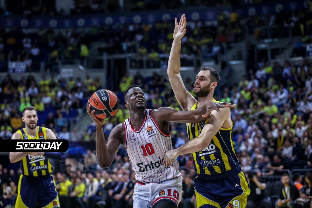 Φενέρμπαχτσε-Ολυμπιακός 79-77: Γνώρισαν την ήττα οι «ερυθρόλευκοι»