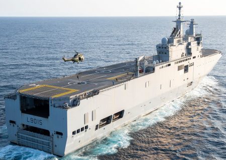 Δεύτερο ελικοπτεροφόρο πλοίο στα ανοιχτά της Γάζας στέλνει η Γαλλία