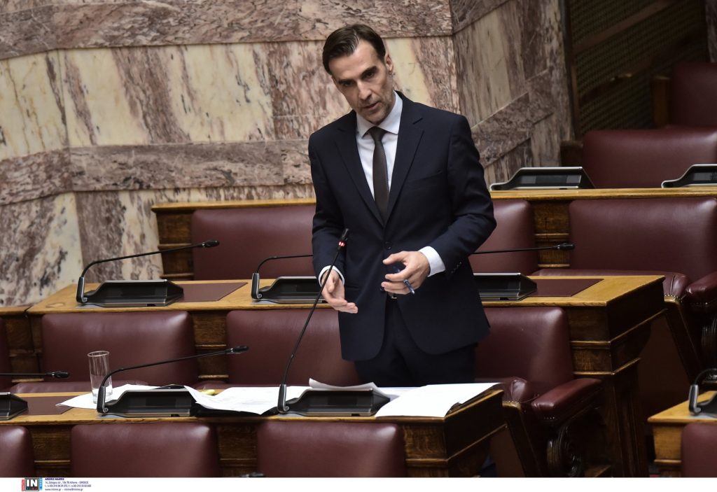 Δεν παραδίδει την έδρα του ο Χουρδάκης, συνεχίζει ως ανεξάρτητος βουλευτής