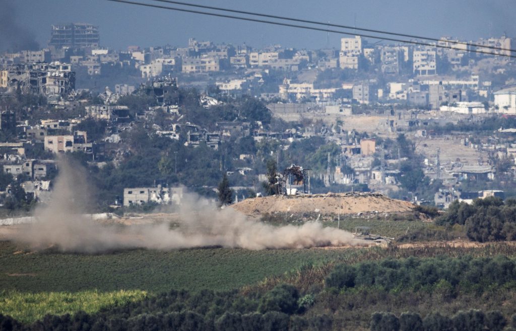 Γάζα: Περισσότεροι από 200 νεκροί στους ολονύκτιους βομβαρδισμούς