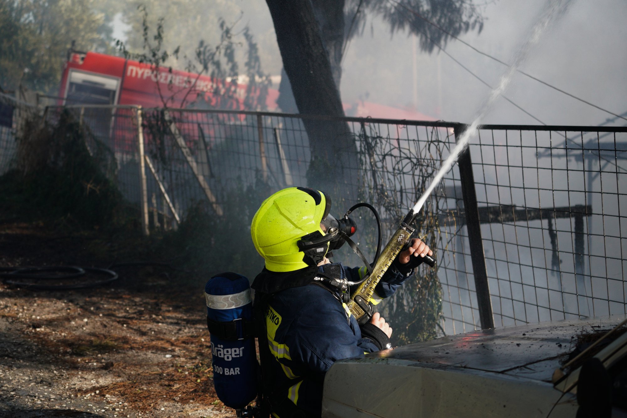 Σε εξέλιξη πυρκαγιά σε χαμηλή βλάστηση στην Τζιά