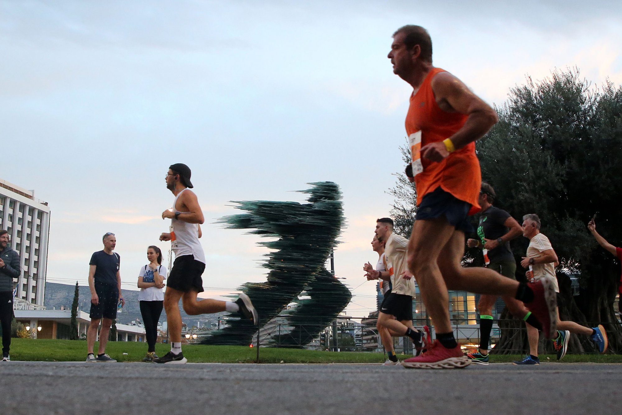 Μαραθώνιος: Αρχίζουν οι πρώτοι αγώνες – Χάος στους δρόμους [Βίντεο]