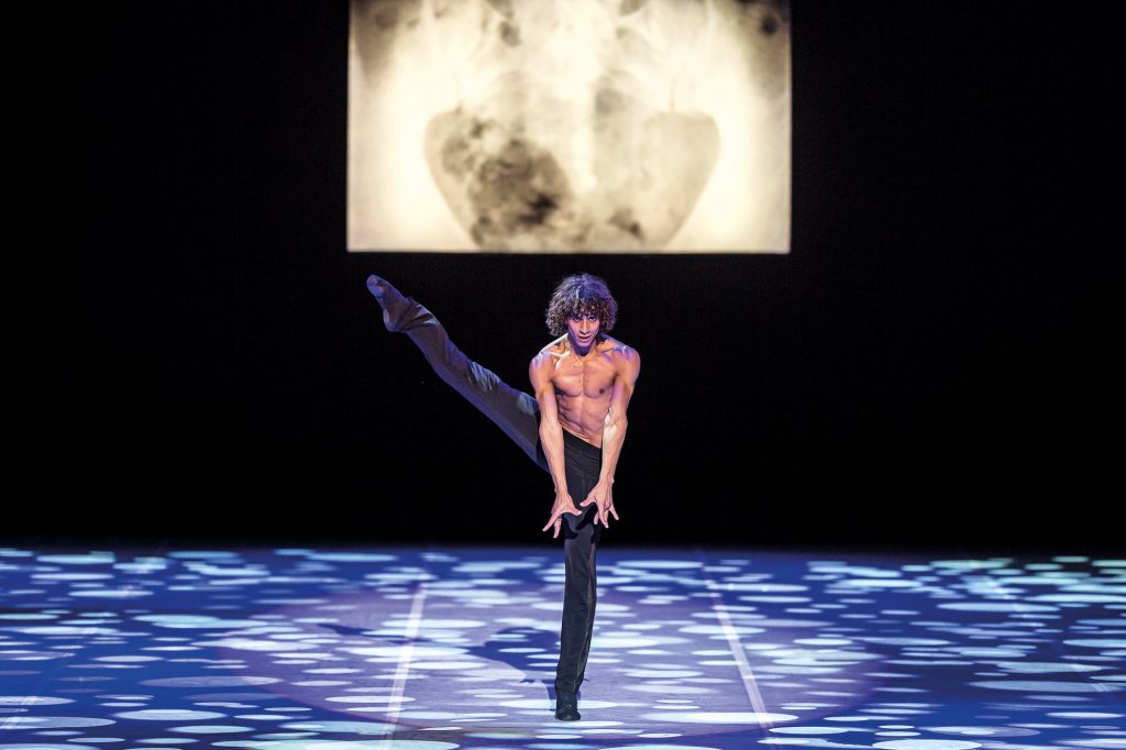 Οταν ο Μπεζάρ συνάντησε τον Μέρκιουρι και τον Βερσάτσε