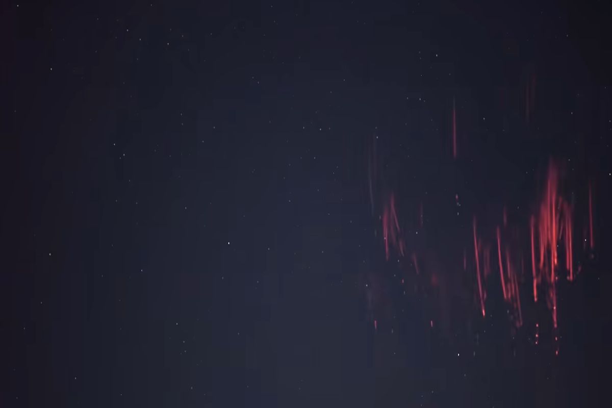 Σάκης Αρναούτογλου: Τι είναι τα κόκκινα ξωτικά που εμφανίστηκαν στον ουρανό του Αιγαίου