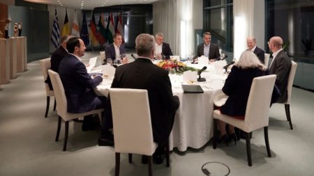 Mητσοτάκης: Σε δείπνο με ηγέτες κρατών της ΕΕ – Τι συζήτησαν