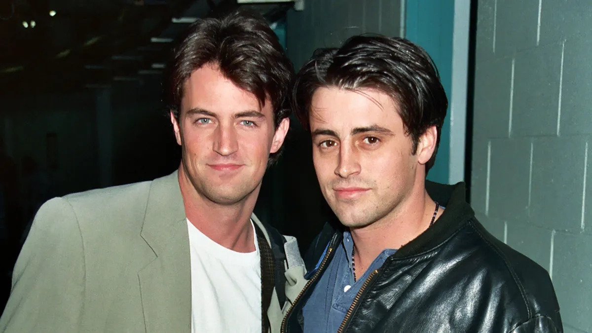 Το αντίο -και τα 20 δολάρια- του Τζόι (Ματ Λε Μπλανκ) στον Τσάντλερ (Μάθιου Πέρι)