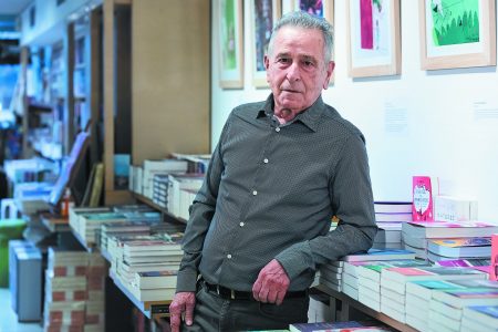 Γιώργος Συμπάρδης στο ΒΗΜΑ: «Αποφεύγω την πολιτική στα βιβλία μου»
