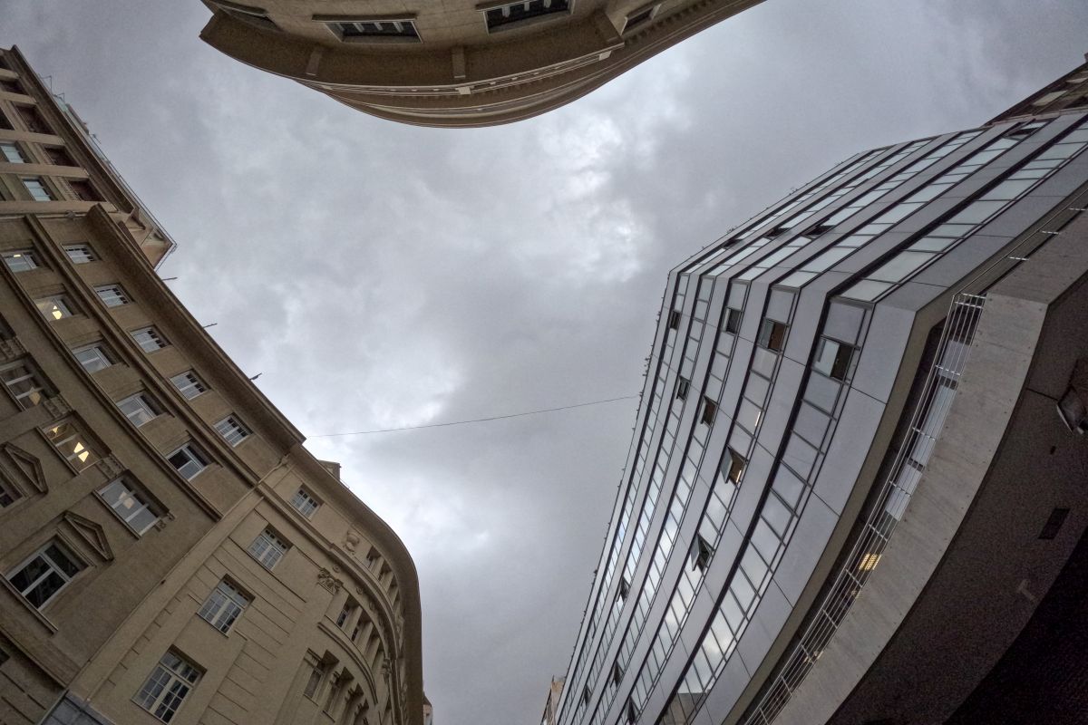 Καιρός: Χειμώνας το Σάββατο, άνοιξη από Δευτέρα