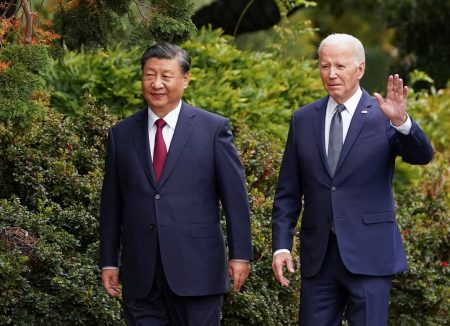 Μπάιντεν: Αποκάλεσε «δικτάτορα» τον Σι Τζινπίγκ και εξόργισε το ΥΠΕΞ Κίνας