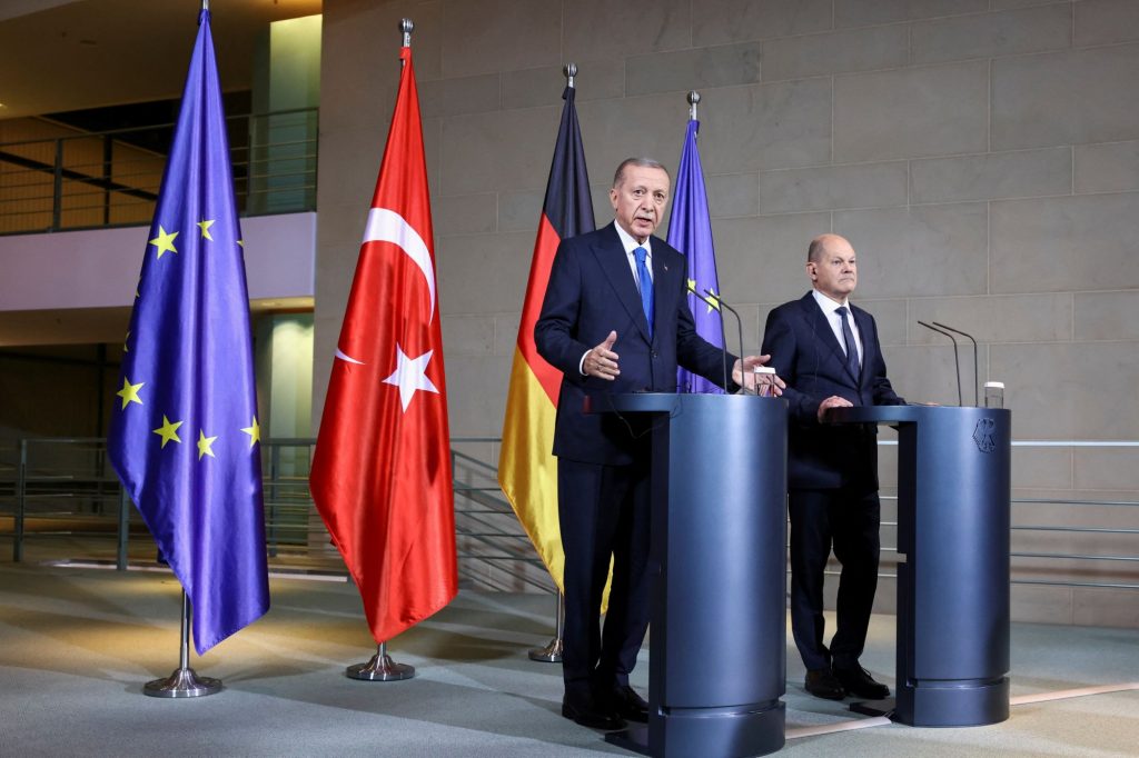 Ερντογάν σε Σολτς: «Δεν χρωστάμε τίποτα στο Ισραήλ – Δεν υπάρχει πια μέρος που λέγεται Γάζα»