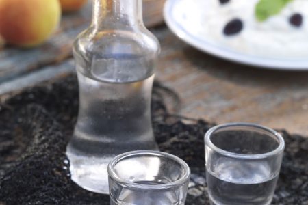 Κερδίζουν τις ξένες αγορές τσίπουρο και τσικουδιά