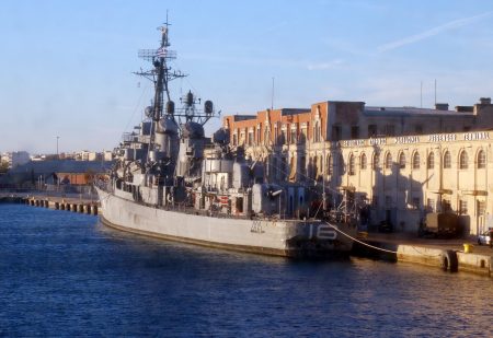 Αντιτορπιλικό «Βέλος»: Μεταφέρθηκε στο λιμάνι Θεσσαλονίκης το πλοίο – σύμβολο