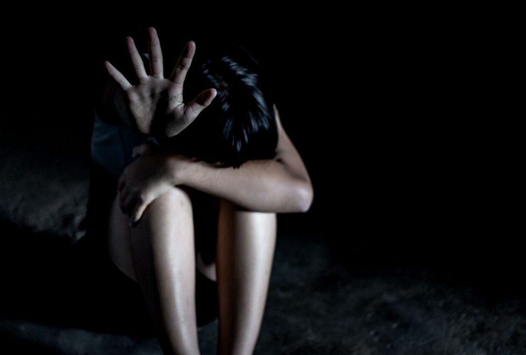 Έμφυλη βία: Ραγδαία αύξηση θυμάτων και καταγγελιών