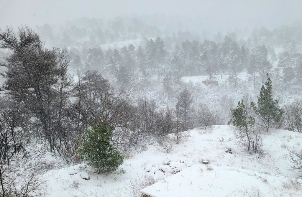 Καιρός – Καλλιάνος: Χειμωνιάτικο σκηνικό το Σαββατοκύριακο – Χιόνια, βροχές και άνεμοι