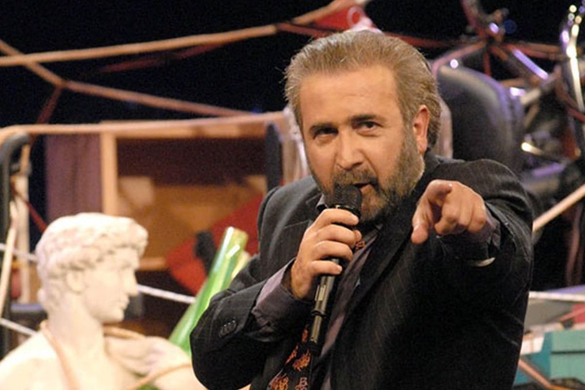 Αχτσιόγλου: Ο Λαζόπουλος της αφιέρωσε το «Μια γυναίκα φεύγει»