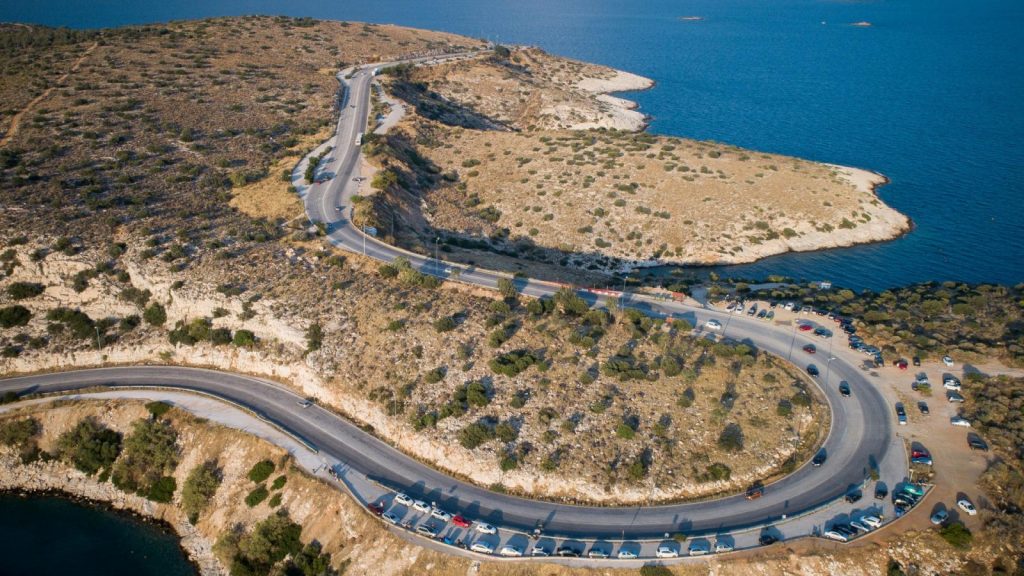 Τραγωδία στη Λ. Αθηνών – Σουνίου: 18χρονη η μία από τις δύο νεαρές, θύματα του τροχαίου – Μετωπική η σύγκρουση