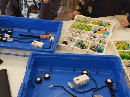 Όταν η εκπαιδευτική ρομποτική συνάντησε τους «μικρούς επιστήμονες» στη ΒΑ Χαλκιδική