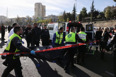 Ιερουσαλήμ: Νεκροί και τραυματίες από πυροβολισμούς