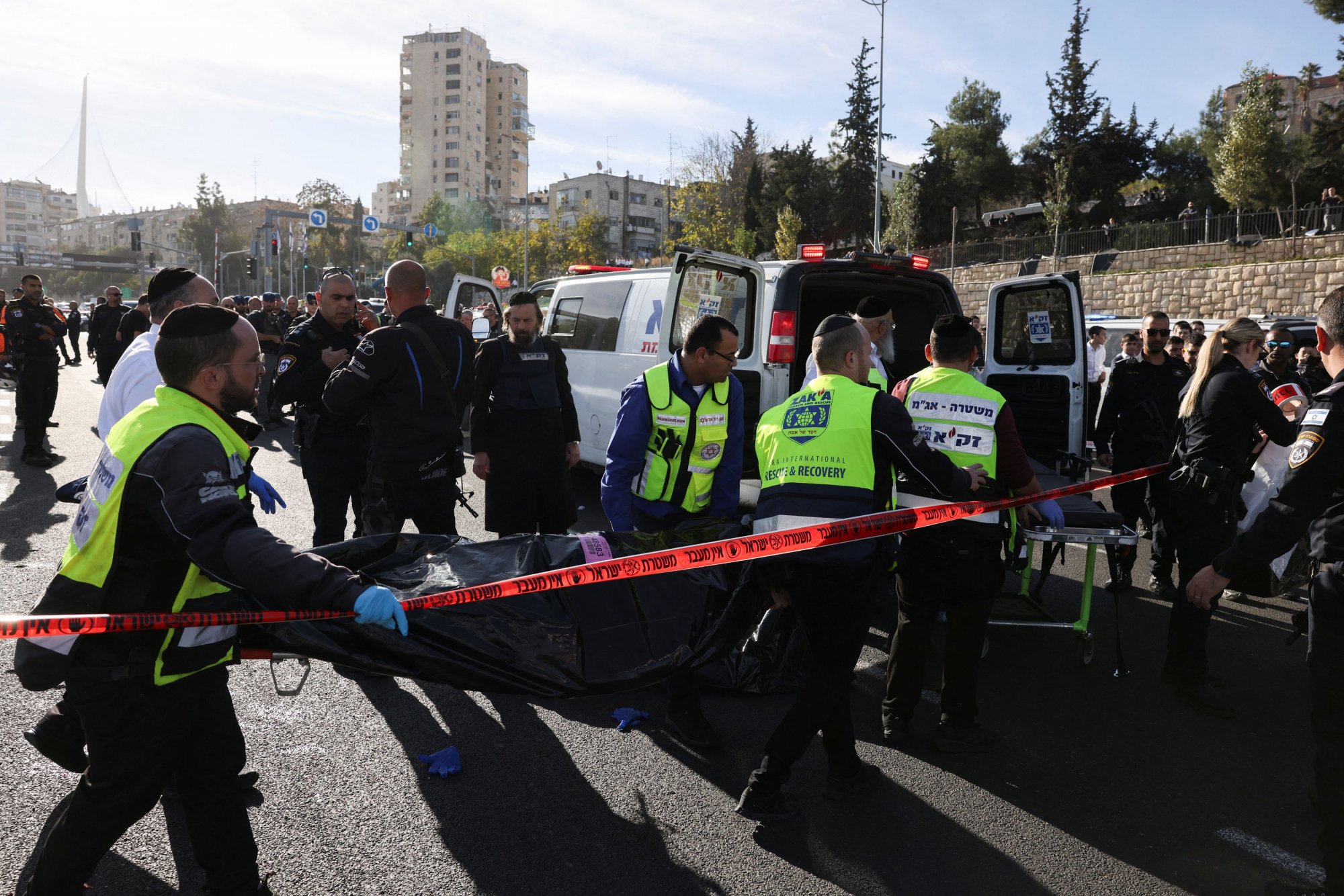 Ιερουσαλήμ: Νεκροί και τραυματίες από πυροβολισμούς