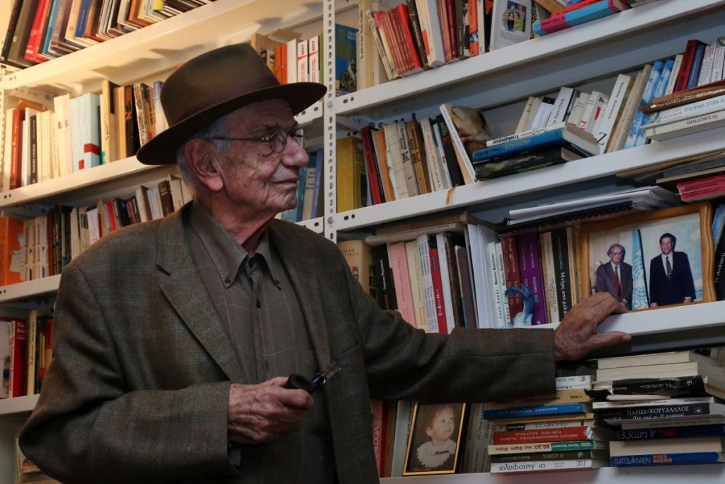 Βασίλης Βασιλικός: Στις 11:00 η κηδεία του – Η τελευταία του επιθυμία