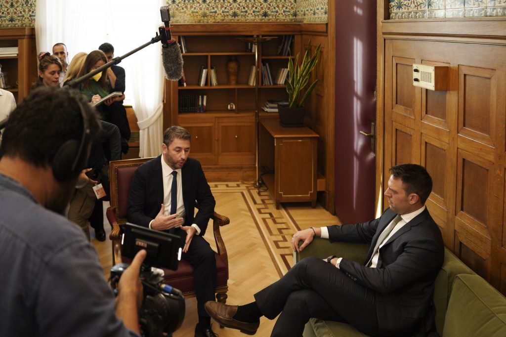 Πώς ο Ανδρουλάκης «ροκανίζει» τη στρατηγική Κασσελάκη