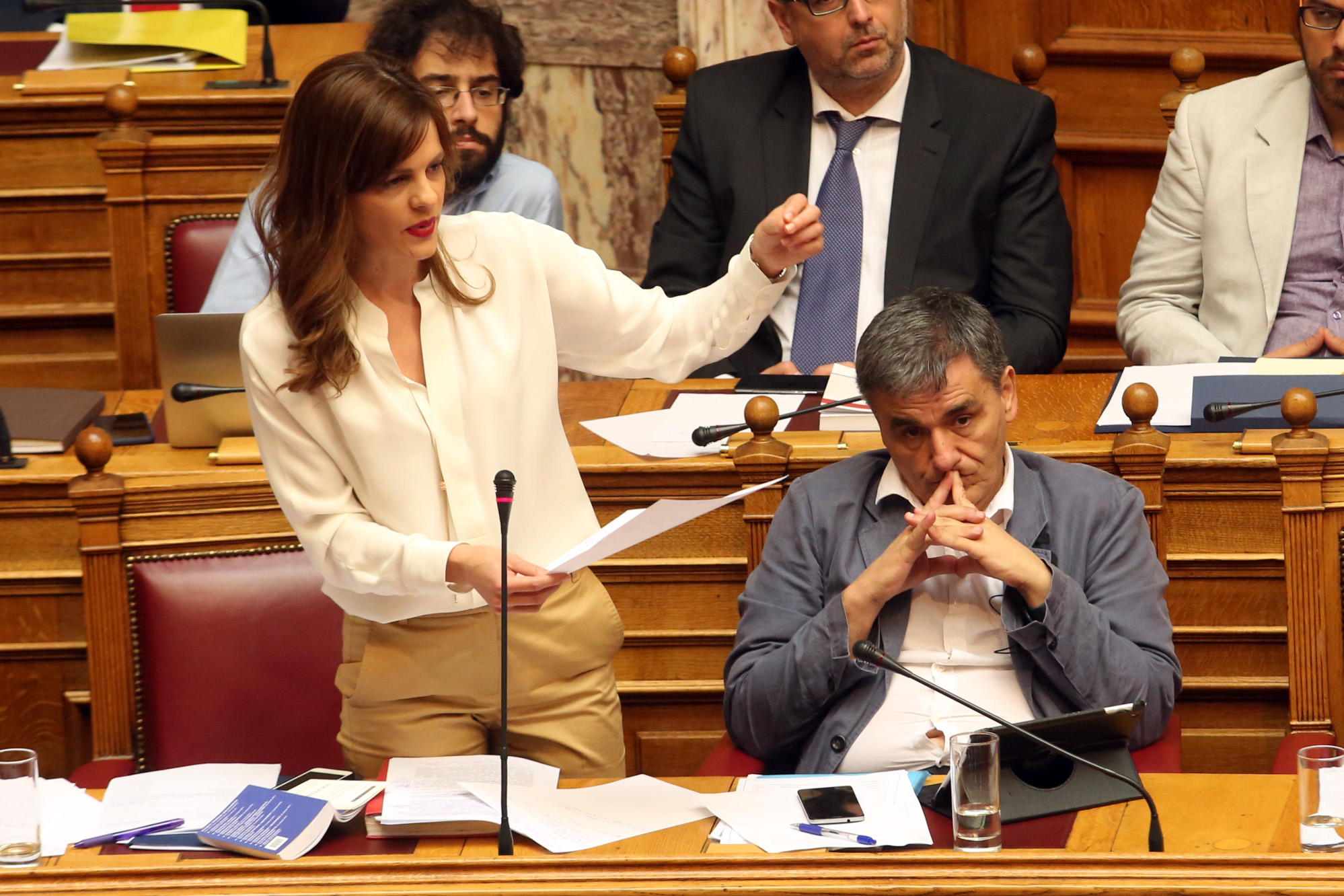 Ανάρτηση της Εφης Αχτσιόγλου για την Κοινοβουλευτική Ομάδα των 11