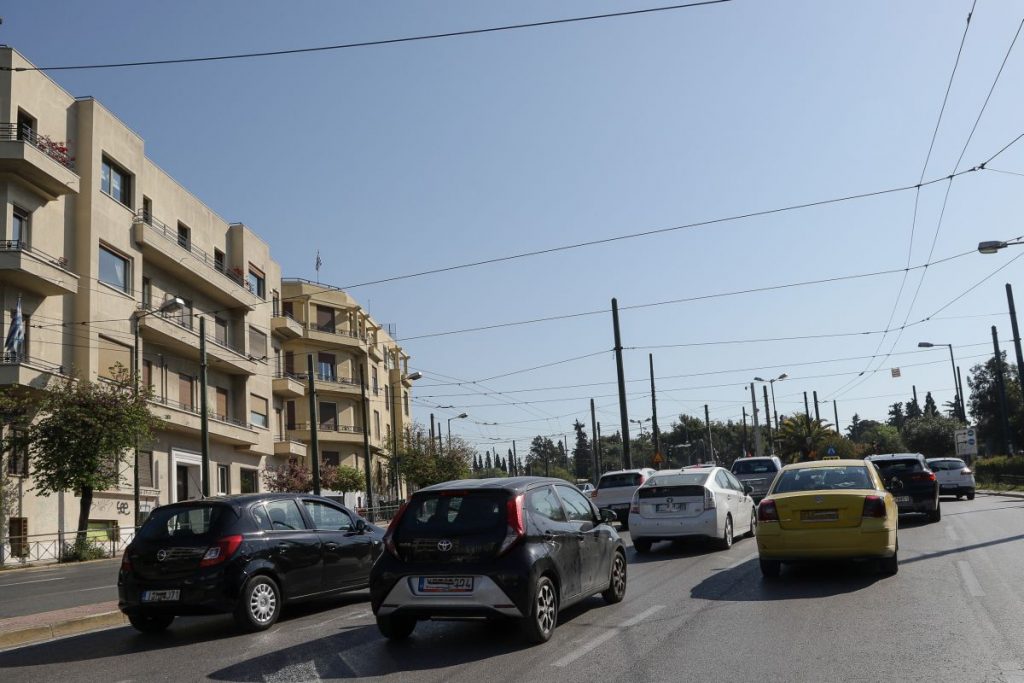 Κίνηση: Κόκκινοι οι δρόμοι, καθυστερήσεις και στην Αττική Οδό