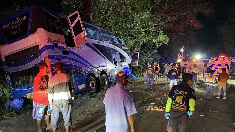 Ταϊλάνδη: 14 νεκροί μετά από πρόσκρουση διώροφου λεωφορείου σε δέντρο