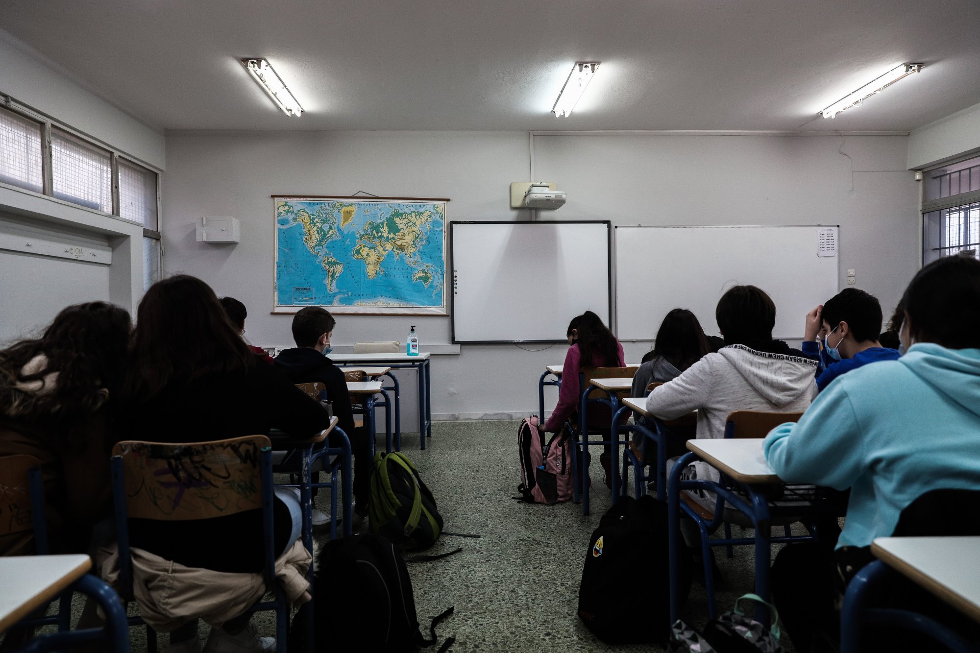 «Πάτωσαν» οι Έλληνες μαθητές σε μαθηματικά, κατανόηση κειμένου, φυσικές επιστήμες