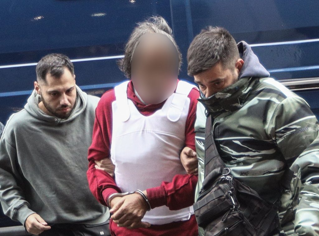 Γυναικοκτονία στη Σαλαμίνα: Προθεσμία πήρε ο δράστης, αναζητείται δικηγόρος