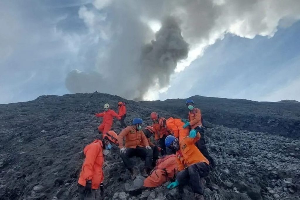 Ινδονησία: Στους 22 οι νεκροί μετά την έκρηξη του ηφαιστείου