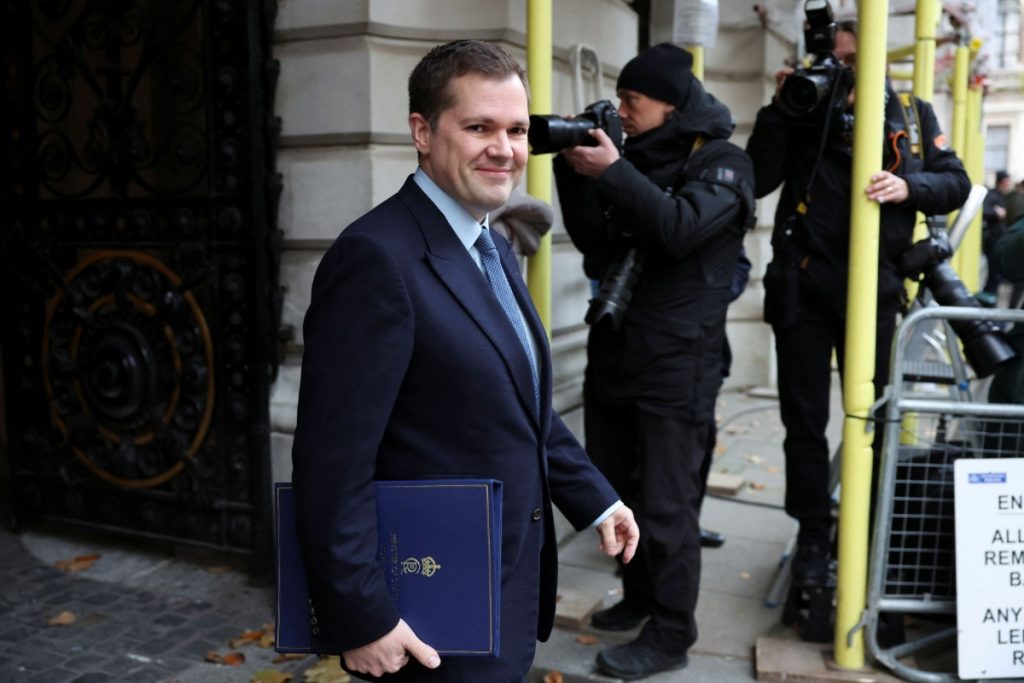 Βρετανία: Παραιτήθηκε ο υπουργός Μετανάστευσης Ρόμπερτ Τζένρικ