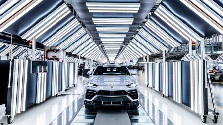 Η Lamborghini υιοθετεί τετραήμερη εργασία