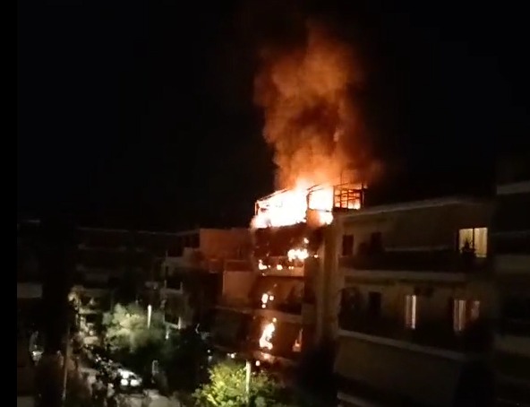 Φωτιά στα Πατήσια: Η καταγγελία του πατέρα της 40χρονης και η απάντηση της Πυροσβεστικής