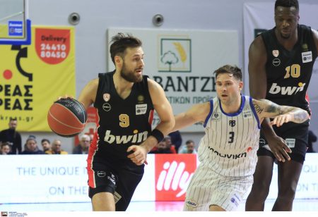 Kαρδίτσα-Ολυμπιακός 54-83: Εύκολο διπλό με τρομερό Μιλουτίνοφ