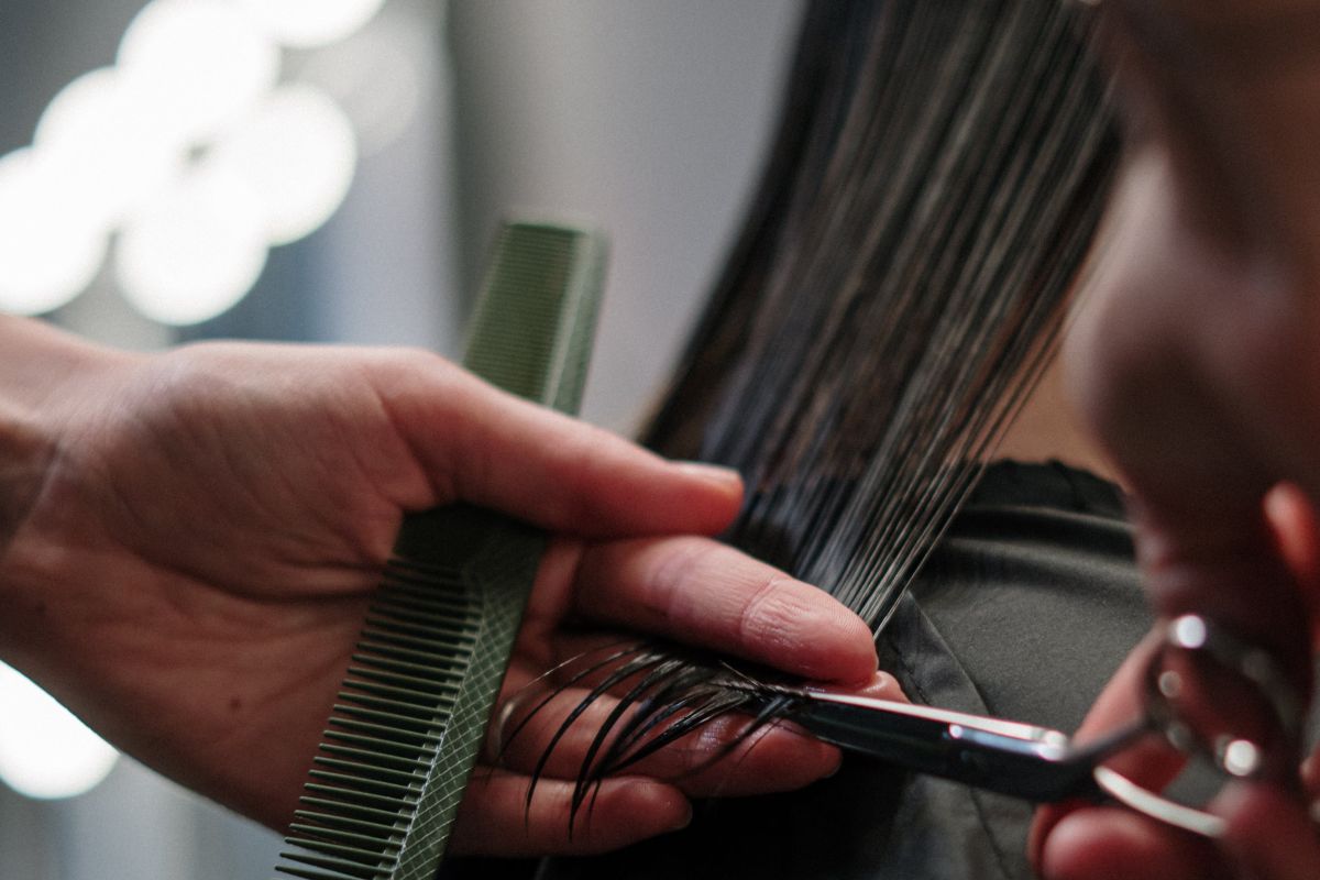 Βριλήσσια: Κομμωτής είχε βάλει κάμερες στις τουαλέτες της επιχείρησης και του σπιτιού του