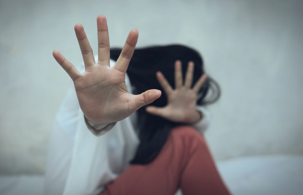 Κακοποίηση: «Βαρύ» το μακροπρόθεσμο κόστος  στην υγεία
