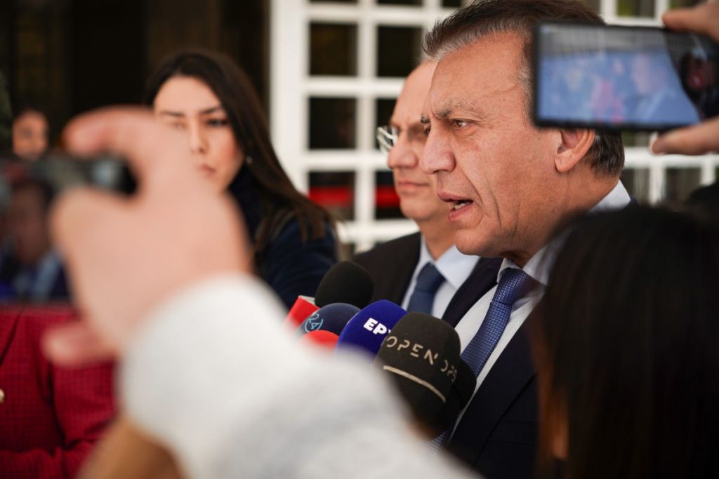 Η κυβέρνηση στο ποδόσφαιρο έχασε την μπάλα