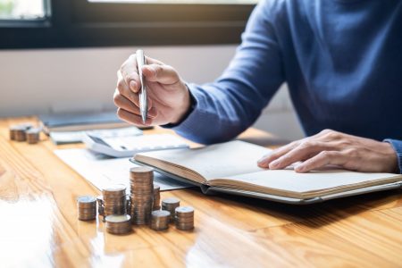 Πληρωμές προς το Δημόσιο: Τι καλούμαστε να πληρώσουμε ως τις 31 Δεκεμβρίου