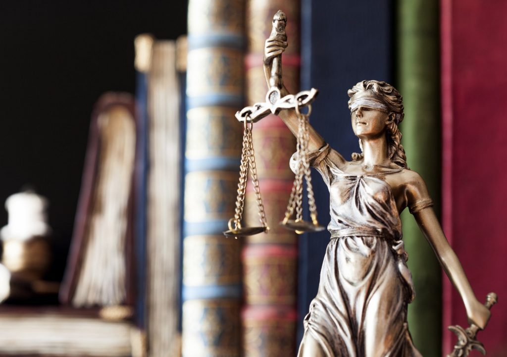 Μπόνους στους δικαστικούς για να προχωρούν τις υποθέσεις