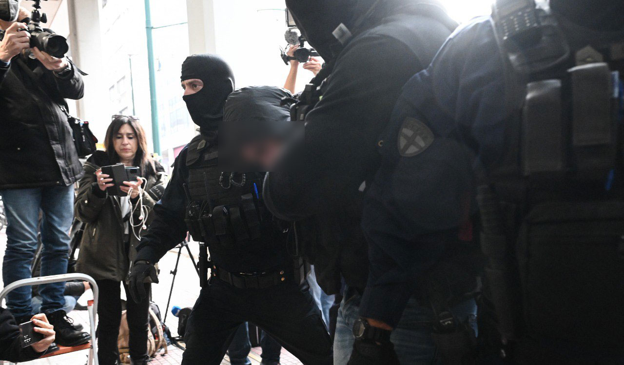 Ρέντης: Τι είπε στην ανακρίτρια ο 18χρονος που τραυμάτισε τον αστυνομικό – Η υπερασπιστική γραμμή του