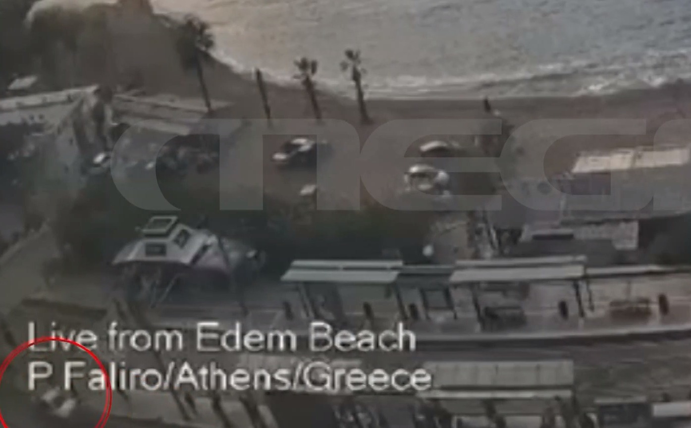 Παλαιό Φάληρο: Η στιγμή που το ΙΧ παρασύρει τους δύο πεζούς – Βίντεο ντοκουμέντο